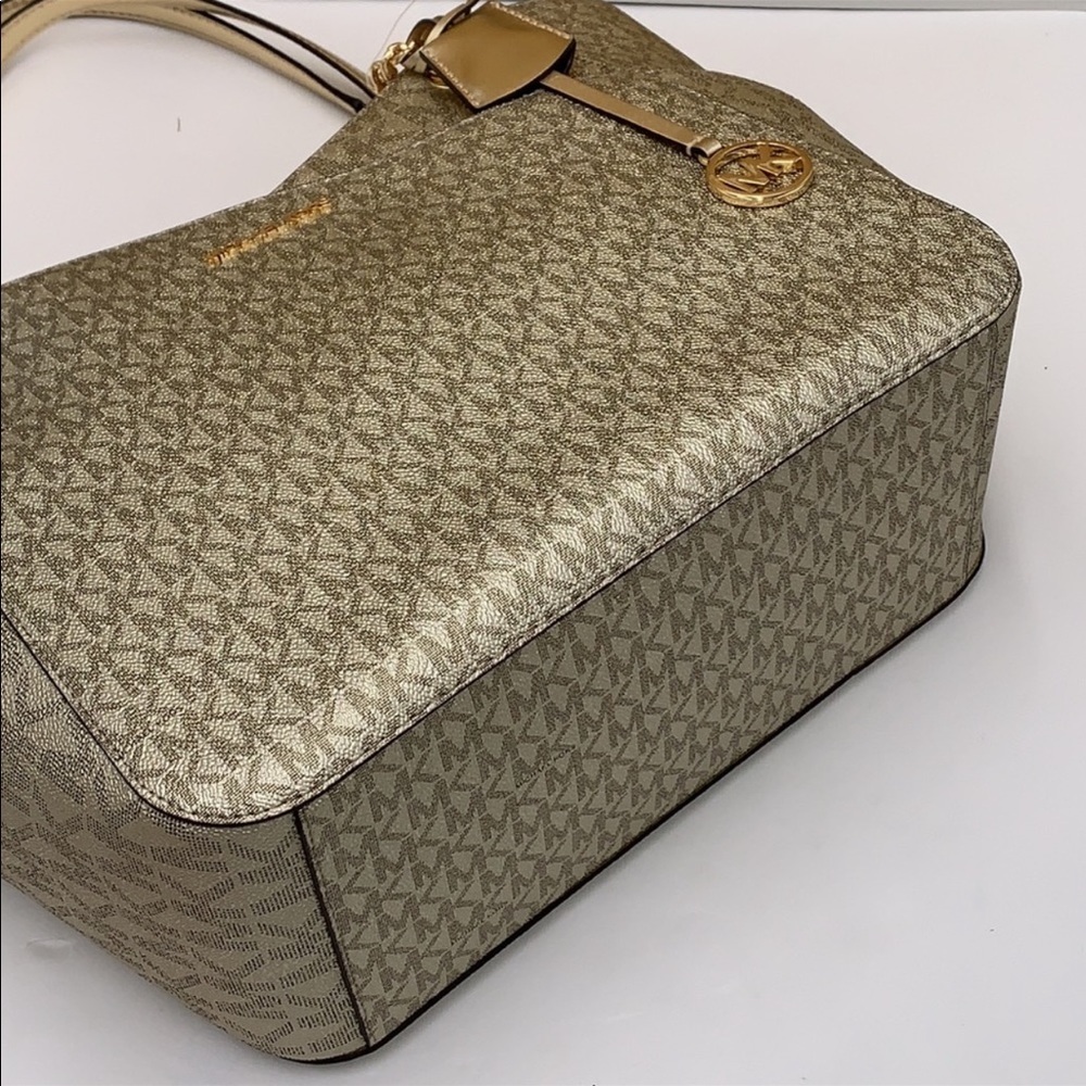 MICHAEL KORS LARGE X CHAIN SHOULDER TOTE BAG PALE GOLD SIGNATURE NWT - Picture 15 of 16
